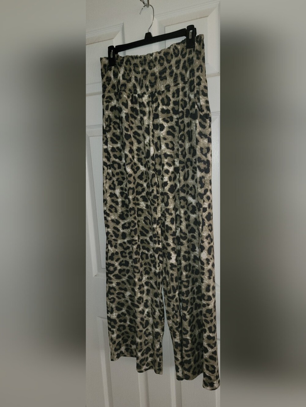 Zenana Wide Leg Leopard Pants w/ Pockets